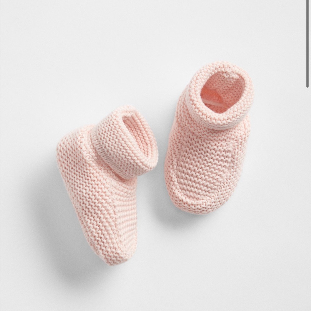 GAP Soft Pink Baby Booties